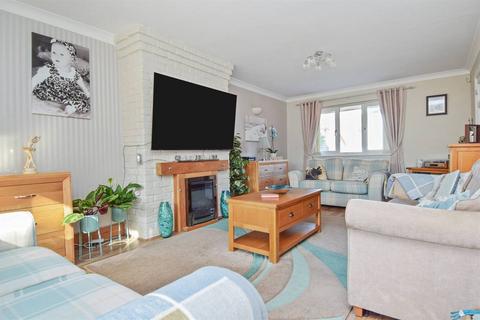 4 bedroom detached house for sale, Hunters Forstal Road, Herne Bay