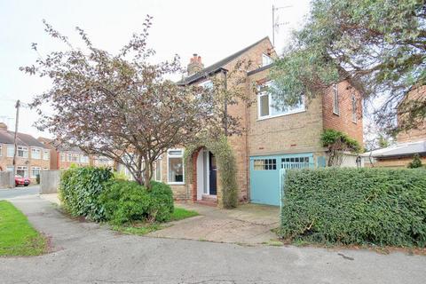 4 bedroom house to rent, The Paddock, Beverley