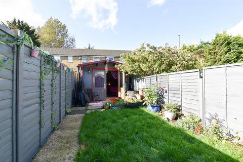 15 Castle Street, Wouldham, Rochester, ME1 3UX