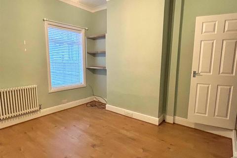 2 bedroom terraced house to rent, Regent Street, Birmingham B30