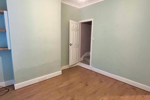 2 bedroom terraced house to rent, Regent Street, Birmingham B30