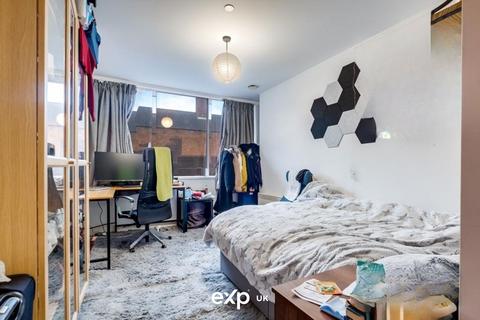 Apartment 203, Metropolitan House, 1 Hagley Road, Birmingham, B16 8HT