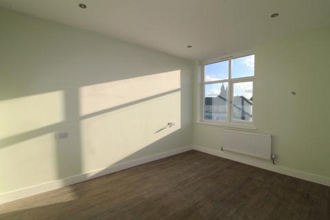 2 bedroom flat to rent, Uxbridge Road, Uxbridge UB10