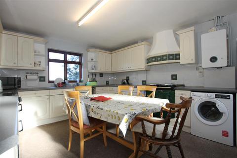 2 bedroom detached house to rent, Fishbourne Lane, Ryde