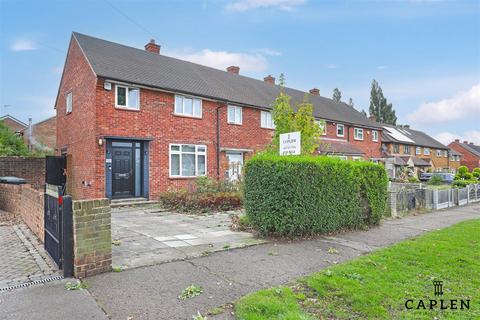 3 bedroom end of terrace house for sale, Colson Road, Loughton