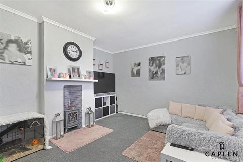 3 bedroom end of terrace house for sale, Colson Road, Loughton