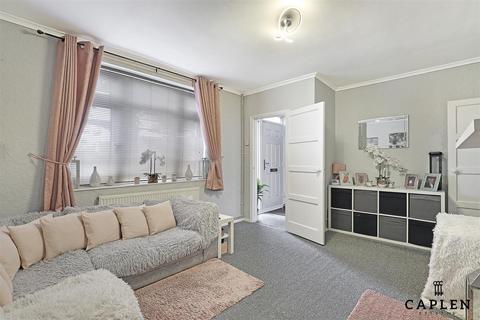 3 bedroom end of terrace house for sale, Colson Road, Loughton