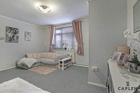 3 bedroom end of terrace house for sale, Colson Road, Loughton