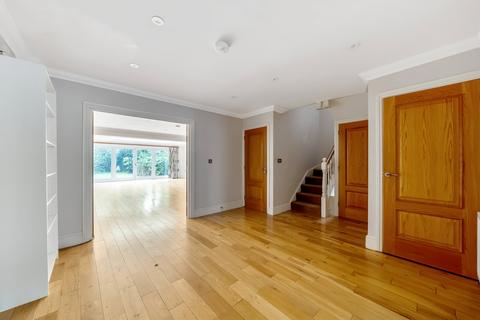 Mulberry House, 15b Vine Road, East Molesey, KT8 9LF