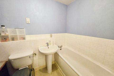 18 Philips Close, Carshalton, SM5 2FE