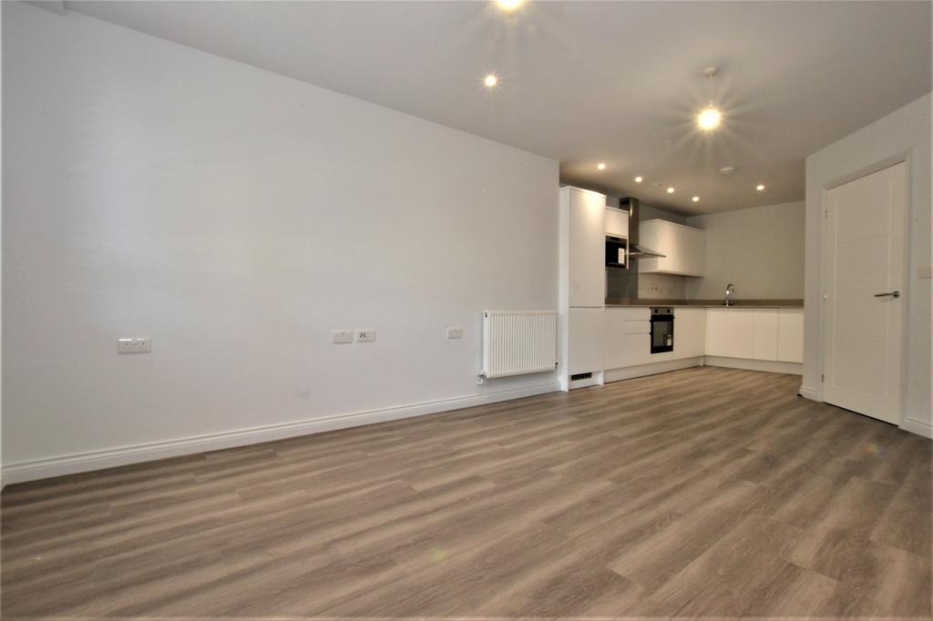 Brighton Road, Purley CR8 2 bed apartment to rent £1,750 pcm (£404 pw)