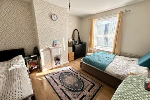 2 bedroom terraced house for sale, Swires Road, Halifax