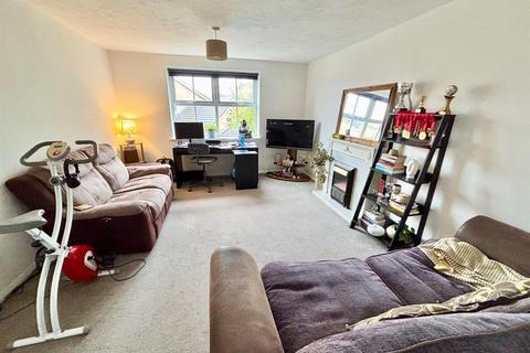 2 bedroom flat for sale, Longmeadow, Riverhead, Kent TN13 2QY