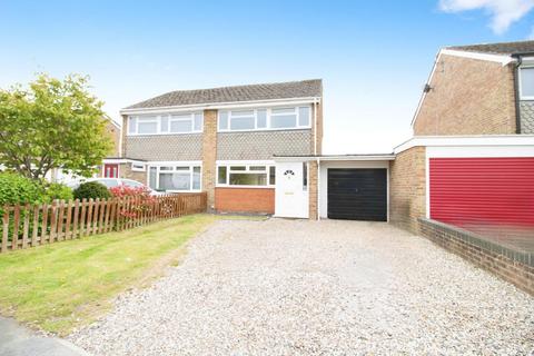 15 Bishopsfield, Cricklade, Swindon, SN6 6BS