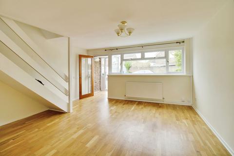 15 Bishopsfield, Cricklade, Swindon, SN6 6BS