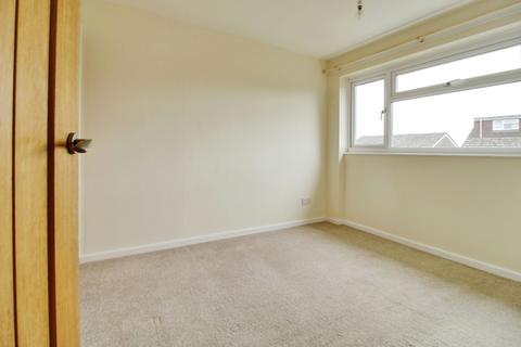 15 Bishopsfield, Cricklade, Swindon, SN6 6BS