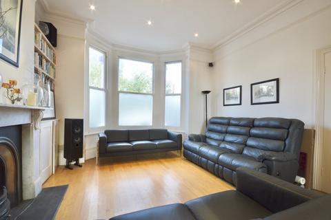 5 bedroom end of terrace house for sale, Gubyon Avenue, Herne Hill, SE24