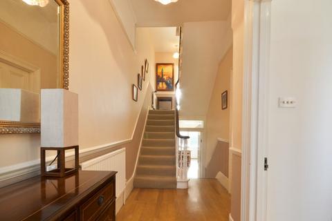 5 bedroom end of terrace house for sale, Gubyon Avenue, Herne Hill, SE24