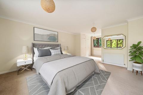 11 Beechwood Drive, Cobham, KT11 2DX
