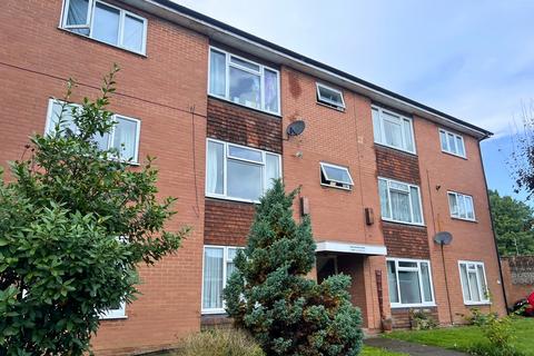 3 bedroom flat for sale, Burlington Court, Aldershot GU11