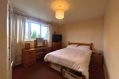 3 bedroom flat for sale, Burlington Court, Aldershot GU11