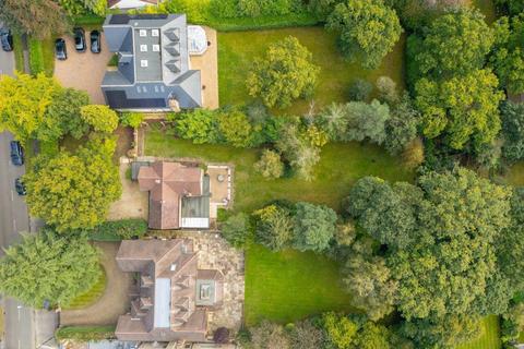 82 Fulmer Drive, Gerrards Cross, SL9 7HE