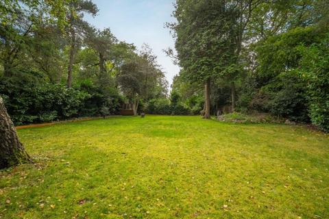 82 Fulmer Drive, Gerrards Cross, SL9 7HE