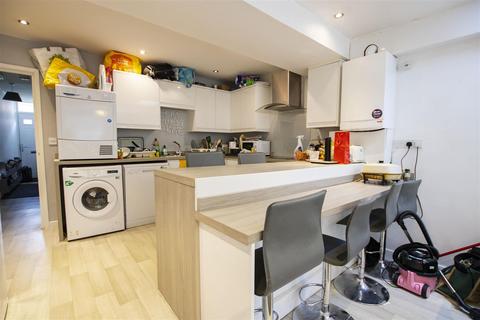 6 bedroom house to rent, Heeley Road, Birmingham B29