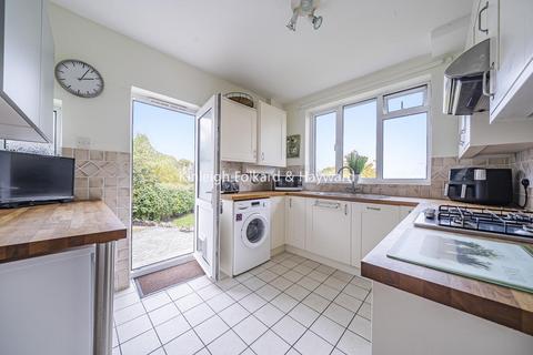 2 bedroom semi-detached house for sale, Treewall Gardens, Bromley