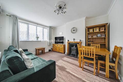 2 bedroom semi-detached house for sale, Treewall Gardens, Bromley