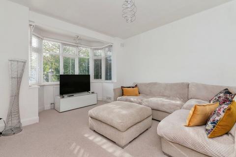 4 bedroom semi-detached house for sale, Hogarth Avenue, Brentwood CM15