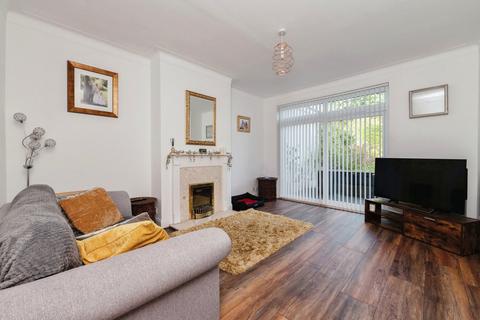 4 bedroom semi-detached house for sale, Hogarth Avenue, Brentwood CM15