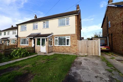 3 bedroom semi-detached house for sale, Sandfield Close, Market Weighton, York