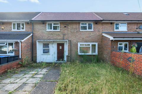42 Balmoral Drive, Woking, GU22 8EY