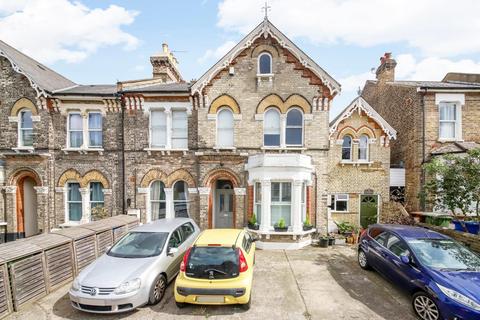 2 bedroom apartment for sale, Friern Road, East Dulwich, London, SE22