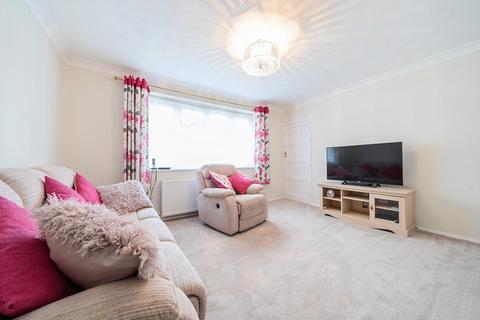 3 bedroom terraced house for sale, Down Way, Northolt