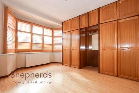 34 Hillside Crescent, Cheshunt, Waltham Cross, EN8 8PW