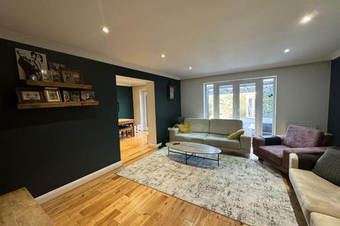 3 bedroom semi-detached house for sale, Maple Avenue, London