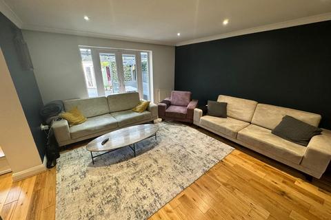 3 bedroom semi-detached house for sale, Maple Avenue, London