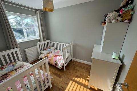 102 Maple Avenue, London, E4 8RR