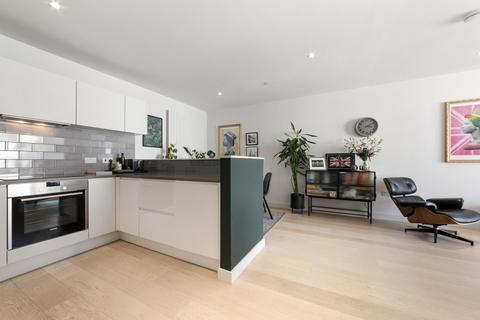 2 bedroom apartment for sale, Corsair House, Royal Wharf, E16