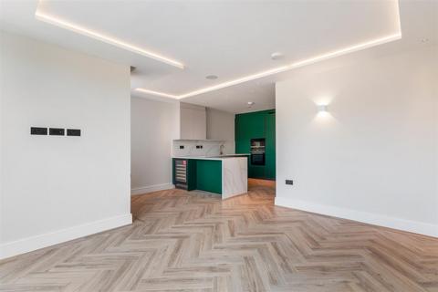 1 bedroom apartment to rent, Cockfosters Road, Cockfosters