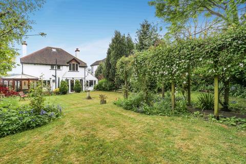 92 Kingsdown Avenue, South Croydon, CR2 6QH