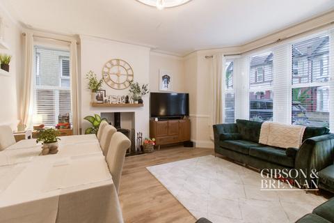 2 bedroom flat for sale, Silverdale Avenue, Westcliff-on-Sea, SS0