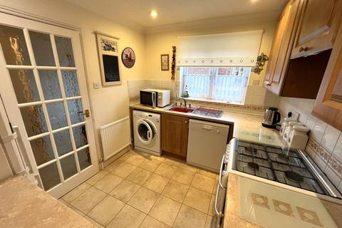 3 bedroom semi-detached house for sale, Lytchett Drive, Broadstone