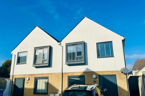 2 bedroom semi-detached house to rent, Parkstone, Poole