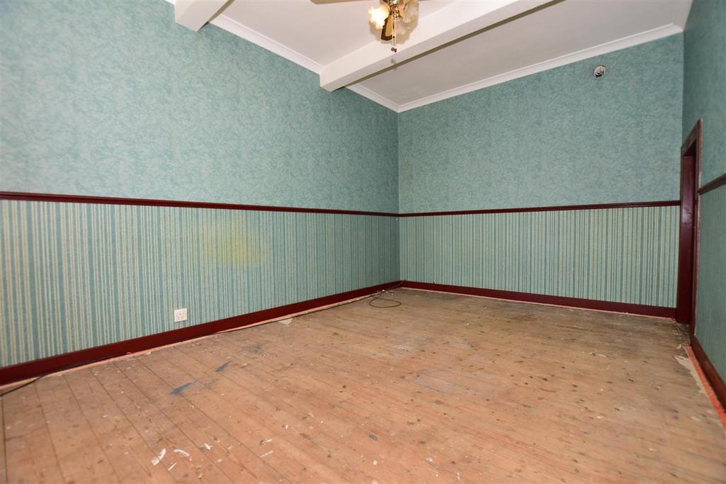 Bedroom 4/Dining
