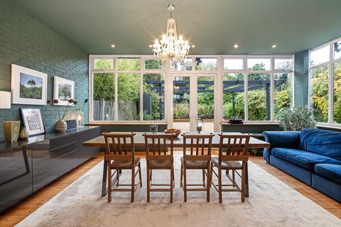 71 Eversley Road, London, SE19 3QS