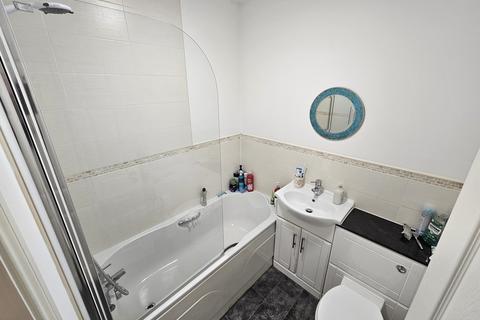 2 bedroom apartment for sale, Horsforde View, Leeds LS13