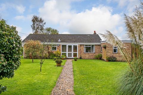 3 bedroom detached bungalow for sale, Main Road, Owslebury, Winchester, SO21